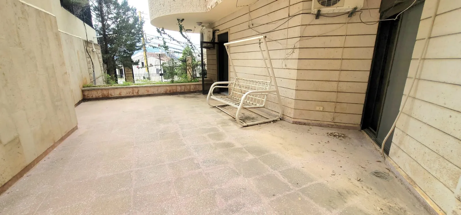 Fully Furnished Apartment with Terrace & Mountain View For Sale in Jeita — الصورة 3
