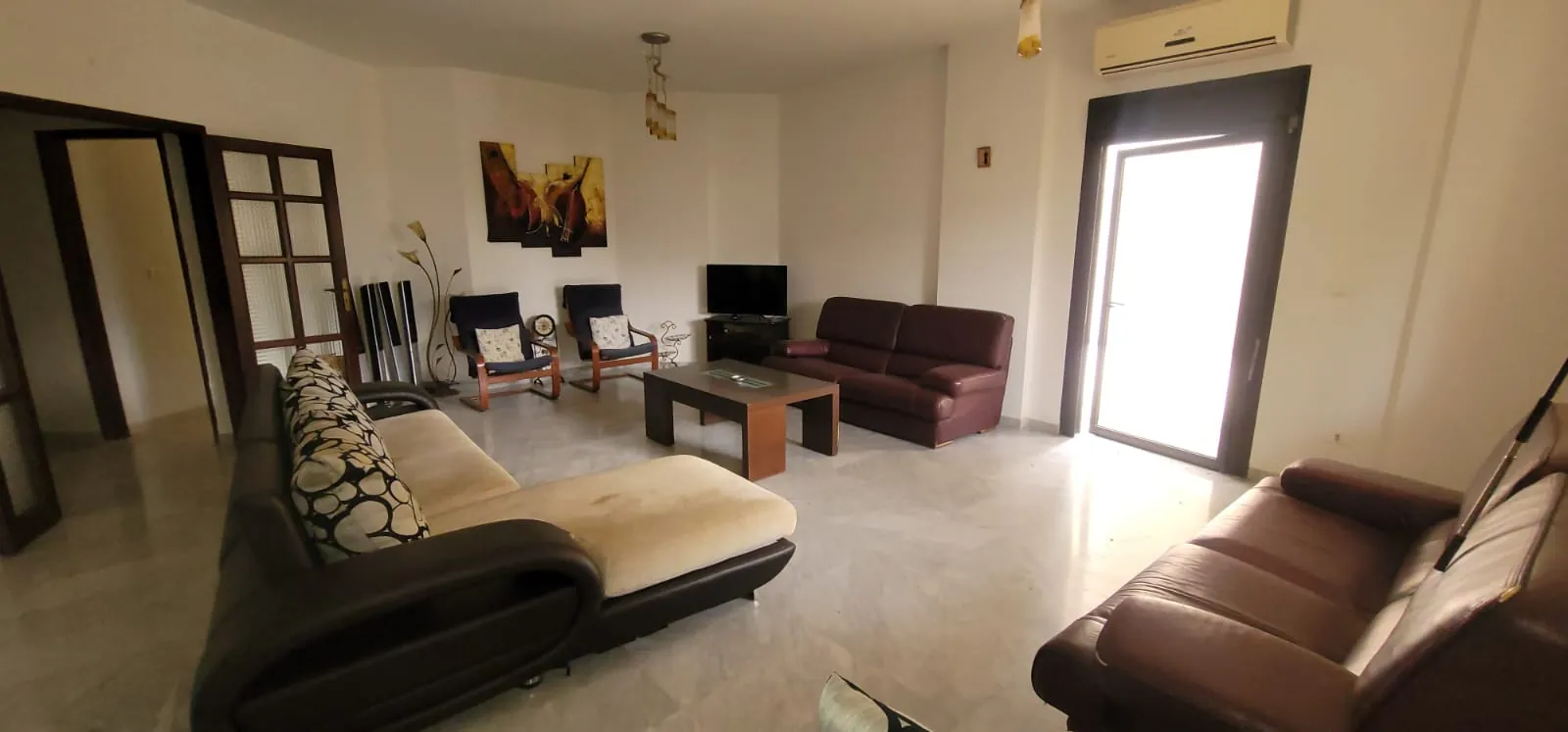Fully Furnished Apartment with Terrace & Mountain View For Sale in Jeita — الصورة 4