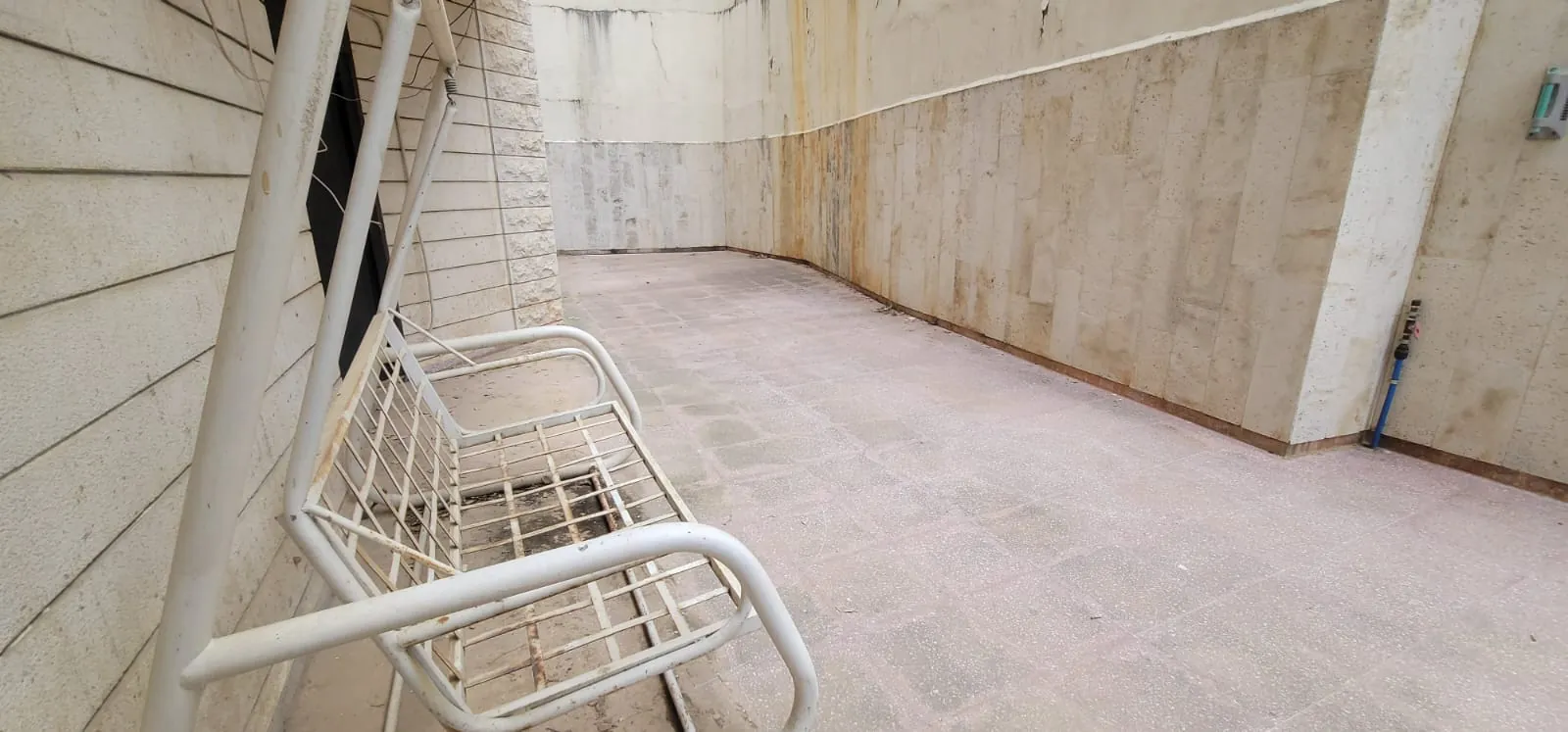 Fully Furnished Apartment with Terrace & Mountain View For Sale in Jeita — الصورة 8