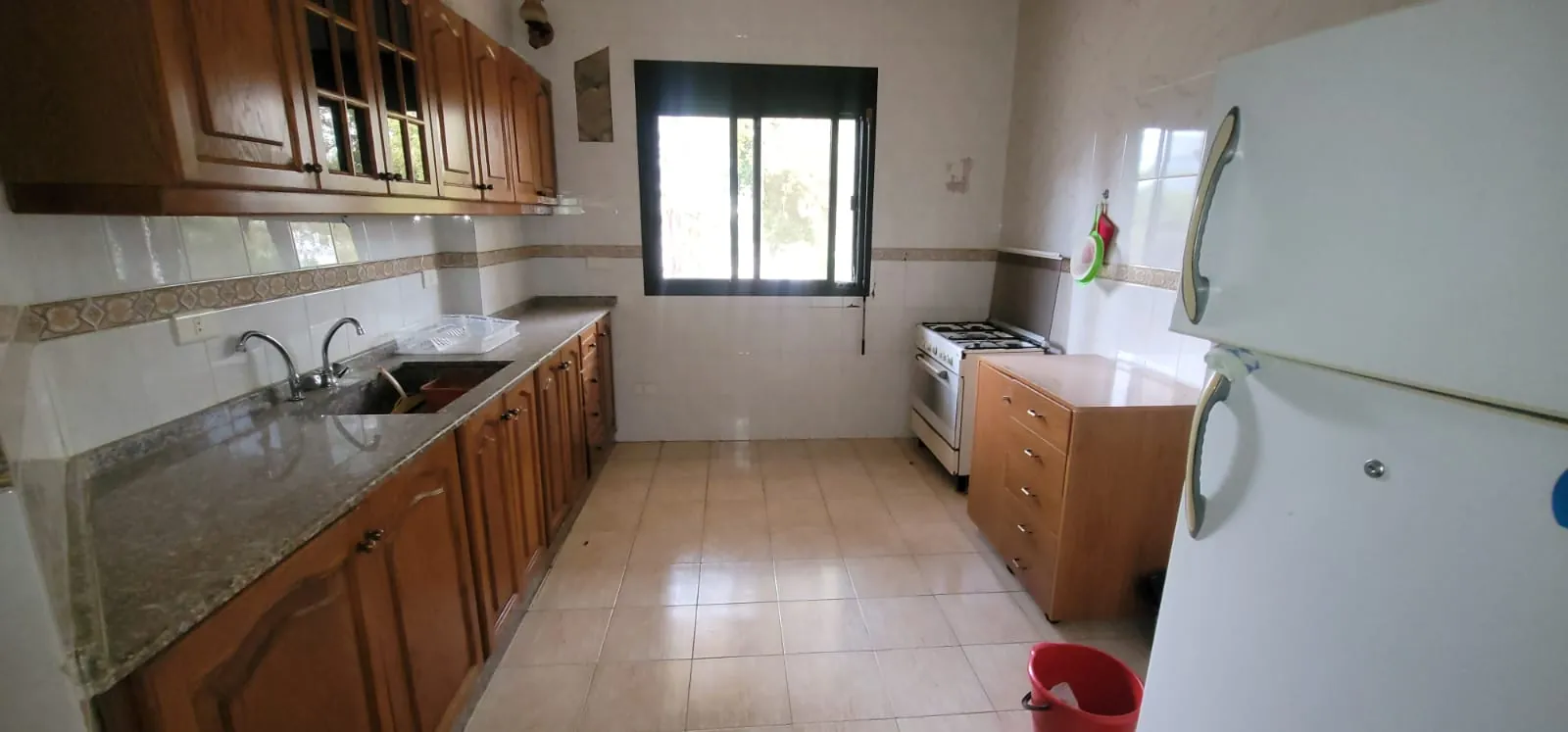 Fully Furnished Apartment with Terrace & Mountain View For Sale in Jeita — الصورة 9