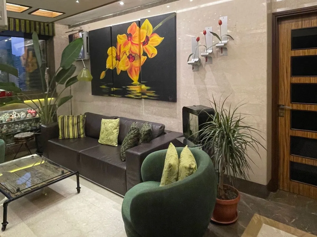 Elegant Office with Private Suite/Apartment For Sale in Jnah, Beirut — الصورة 8