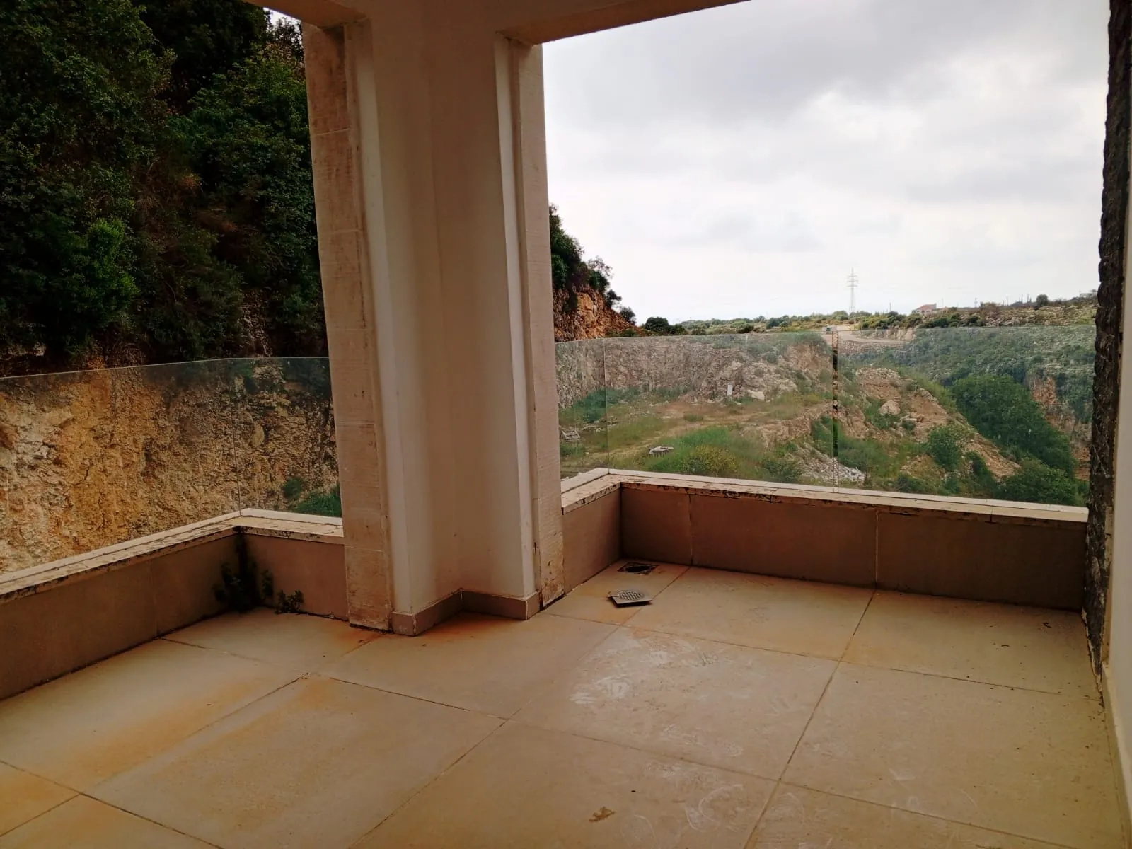 3-Bedroom Duplex with Lovely View For Sale in Hboub, Jbeil — الصورة 2