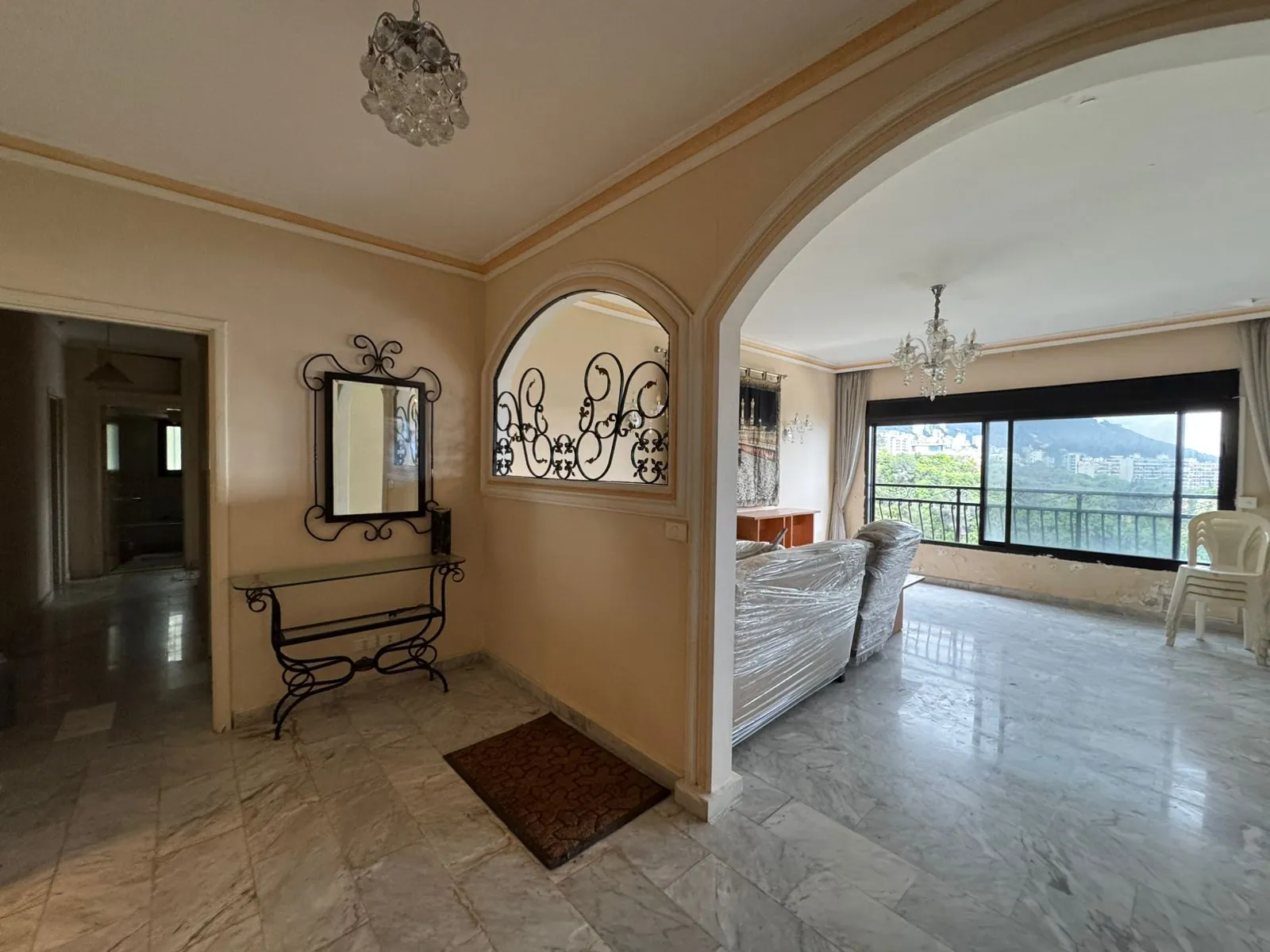 Spacious Apartment For Sale in Kfarhbeib — الصورة 4