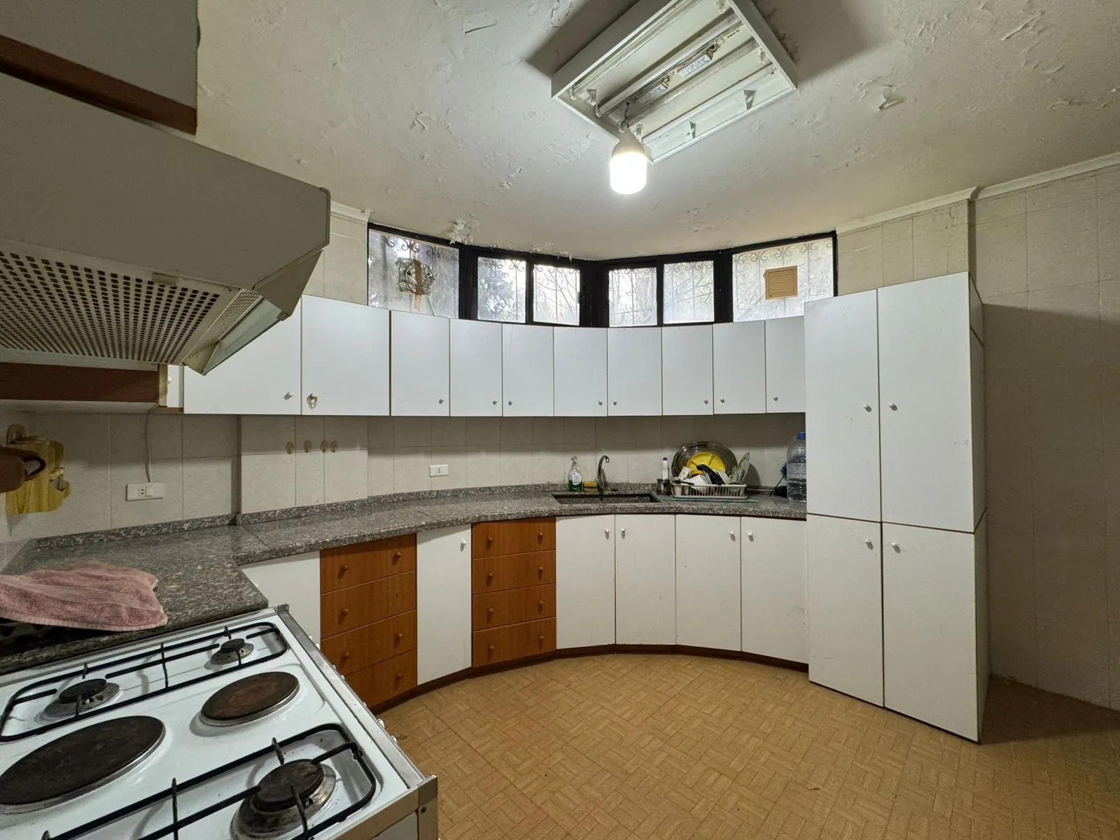 Spacious Apartment For Sale in Kfarhbeib — الصورة 5