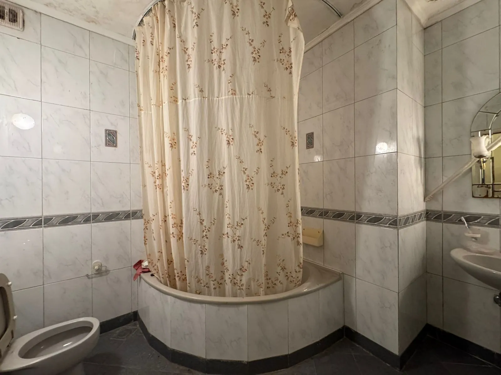 Spacious Apartment For Sale in Kfarhbeib — الصورة 8