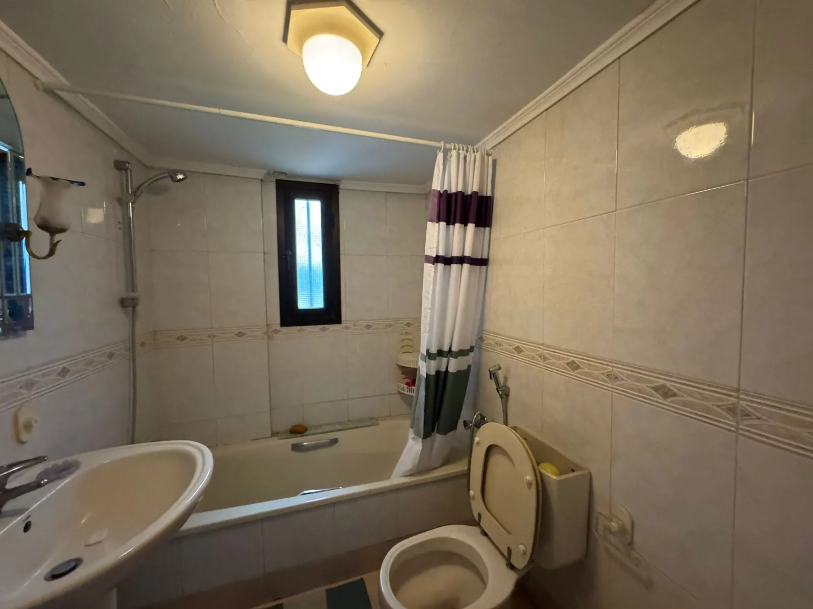 Spacious Apartment For Sale in Kfarhbeib — الصورة 9