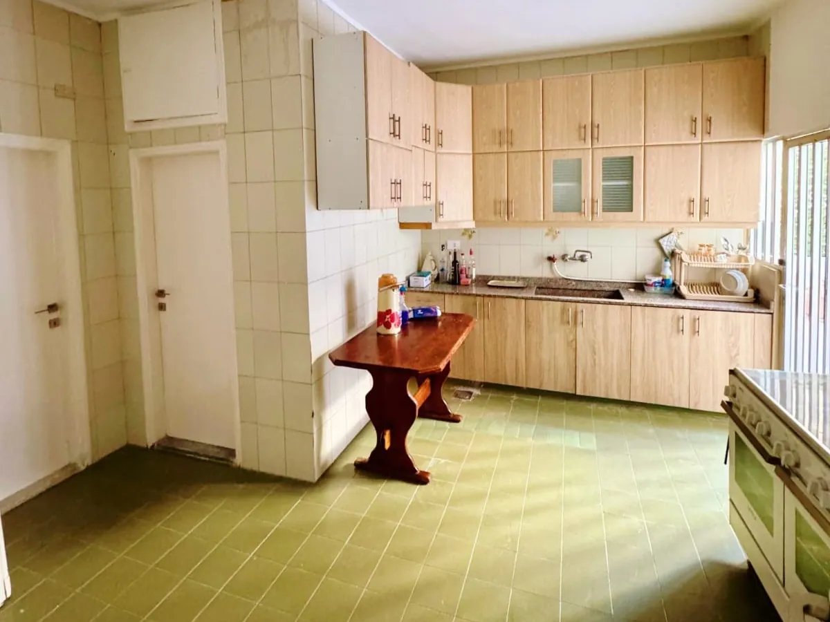 Semi-Furnished Apartment with Terrace For Sale in Adonis, Zouk Mosbeh — الصورة 4