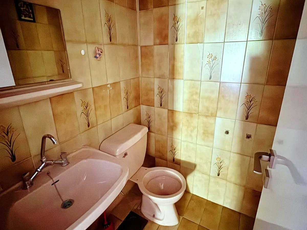 Semi-Furnished Apartment with Terrace For Sale in Adonis, Zouk Mosbeh — الصورة 8