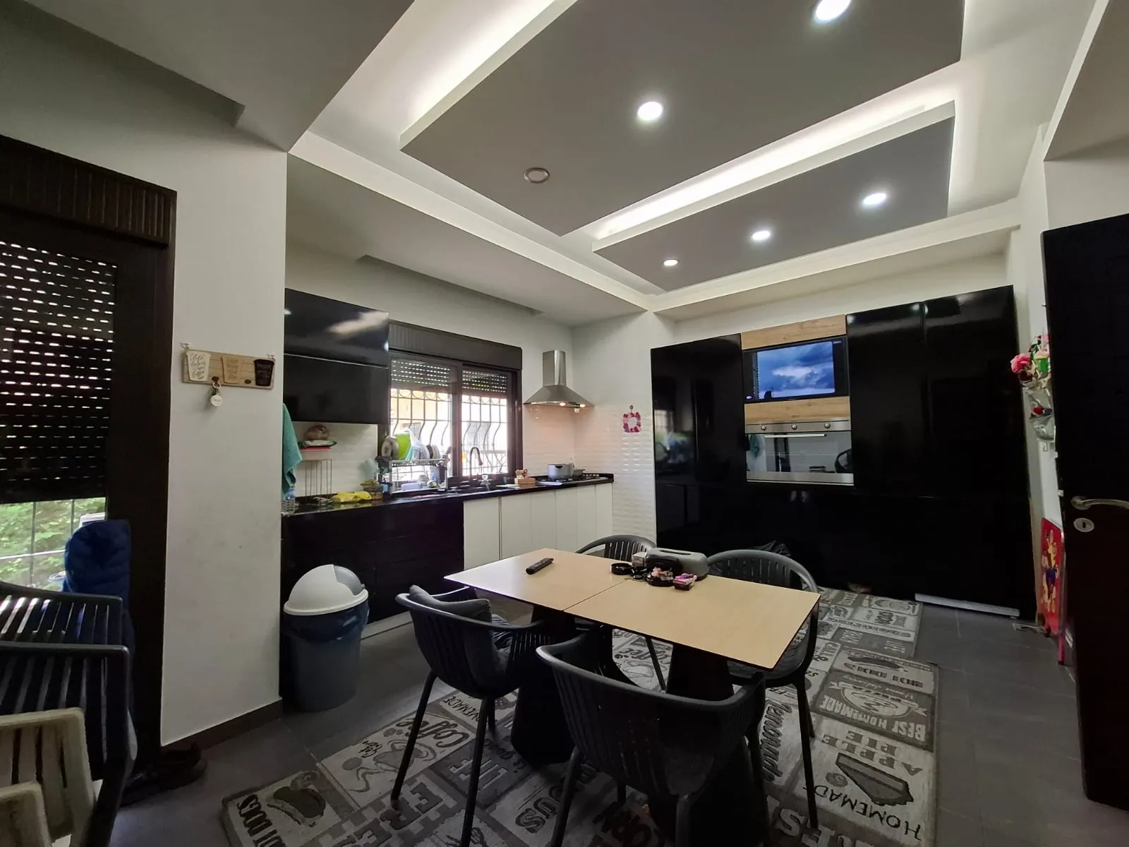 Modern Furnished 3-Bedroom Apartment with Terrace For Sale in Kfaryassine — الصورة 7