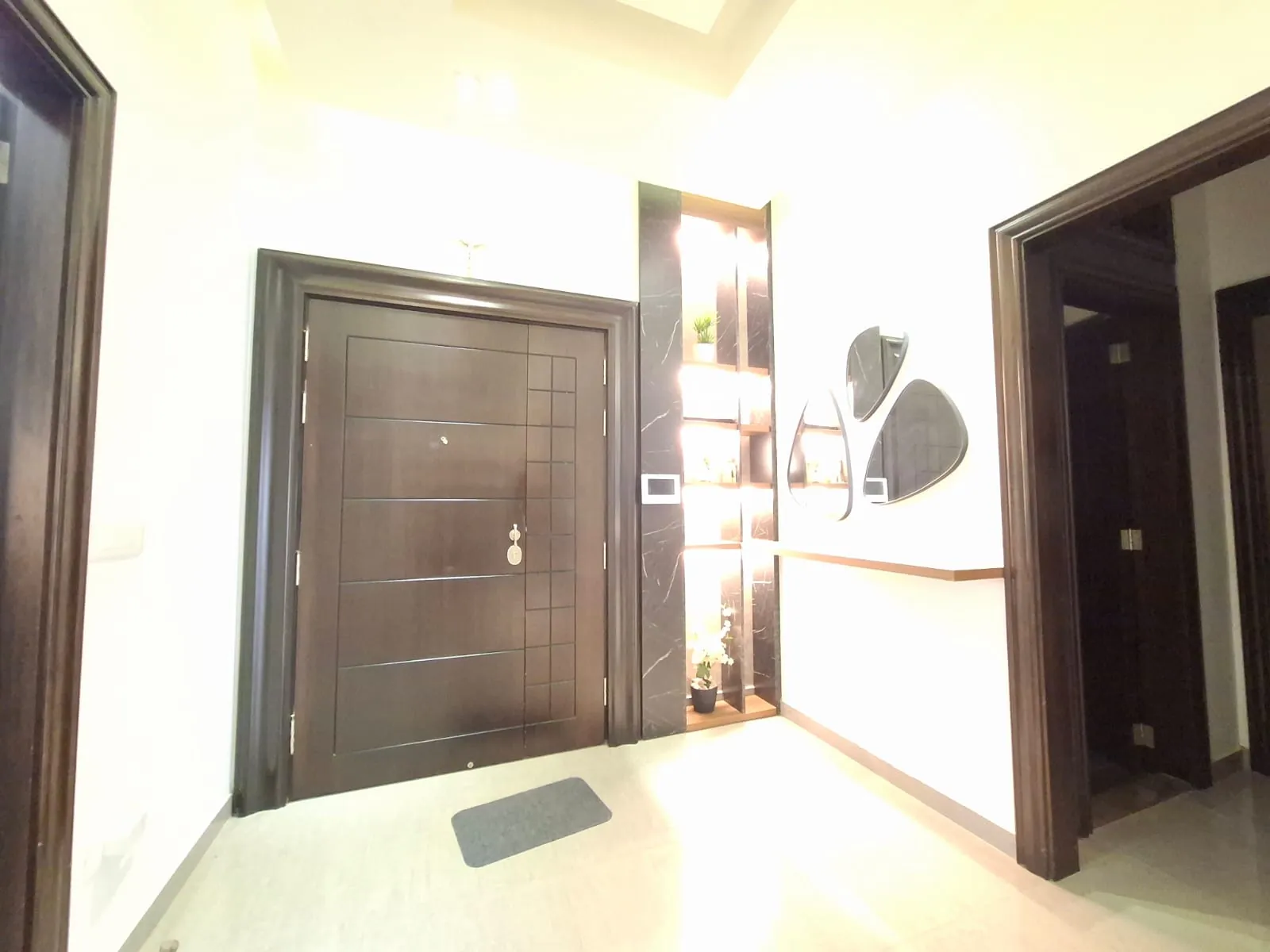 Modern Furnished 3-Bedroom Apartment with Terrace For Sale in Kfaryassine — الصورة 8