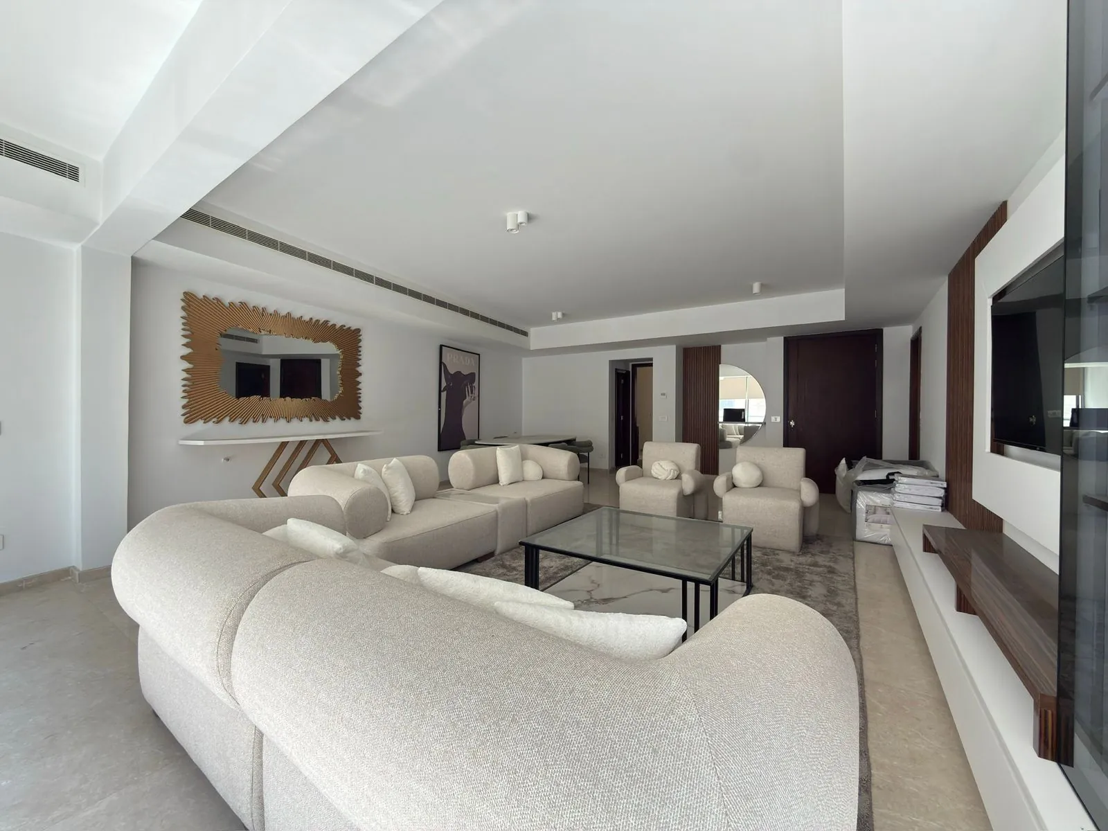 Elegant & Furnished Apartment For Rent in Achrafieh, Sassine — الصورة 3