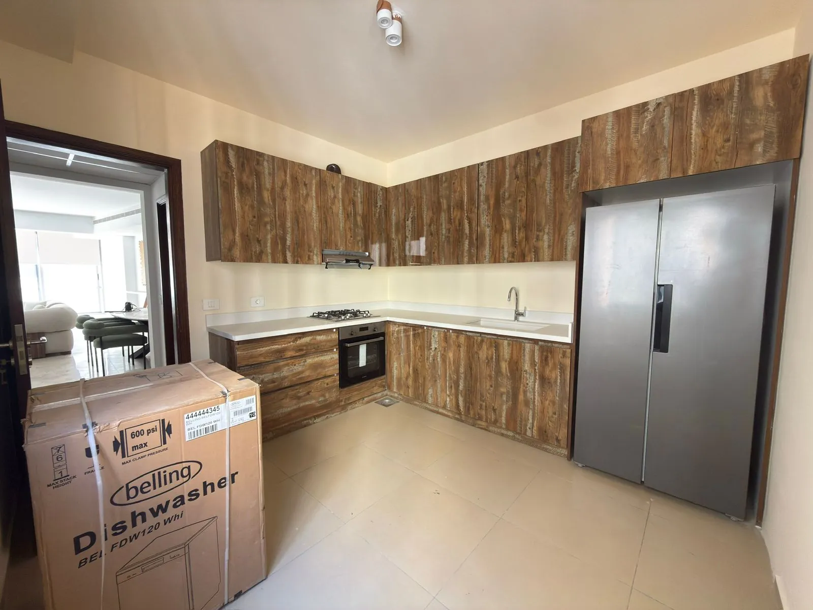 Elegant & Furnished Apartment For Rent in Achrafieh, Sassine — الصورة 6