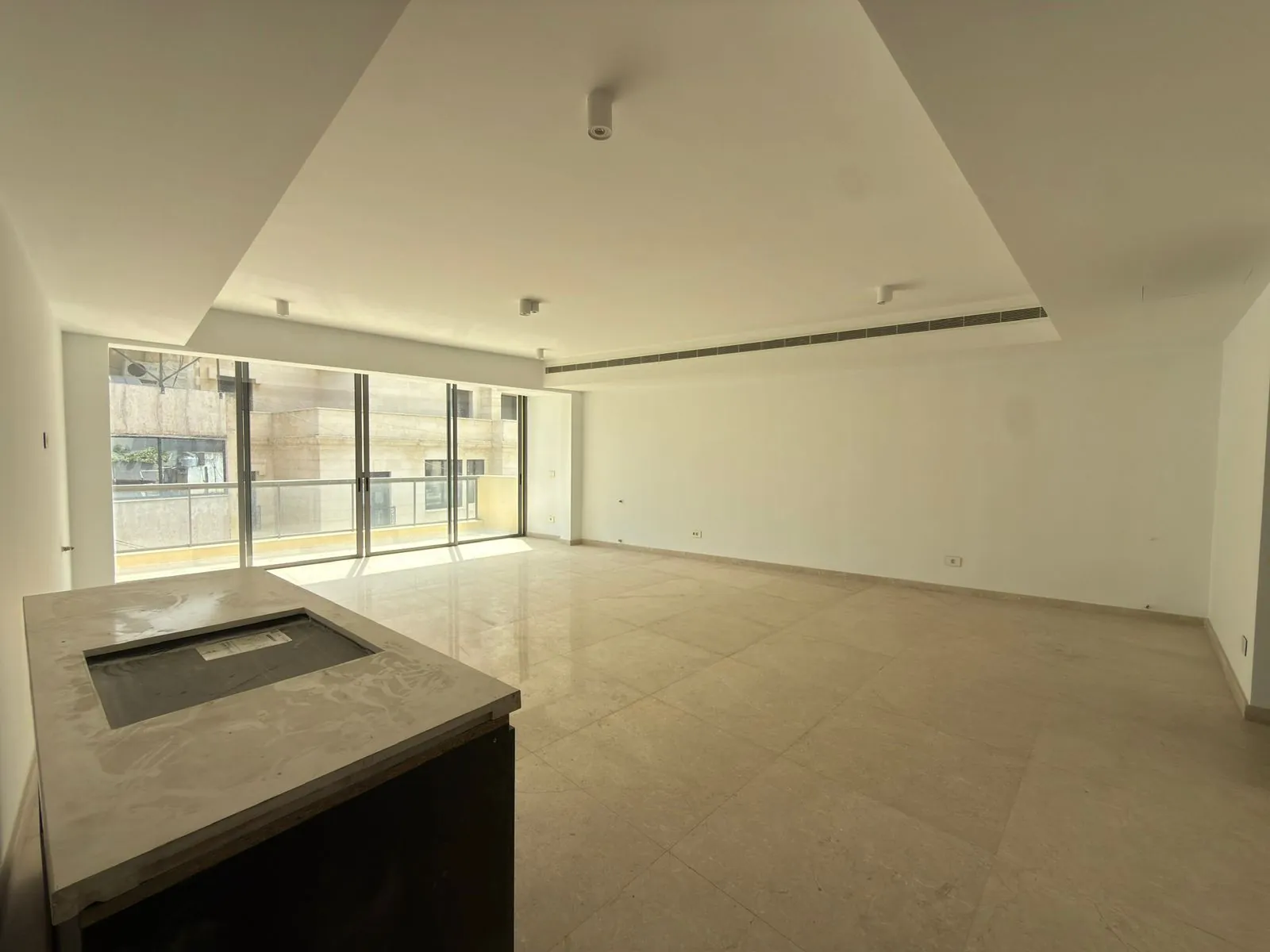 3-Bedroom Apartment For Rent in Achrafieh, Sassine — الصورة 2