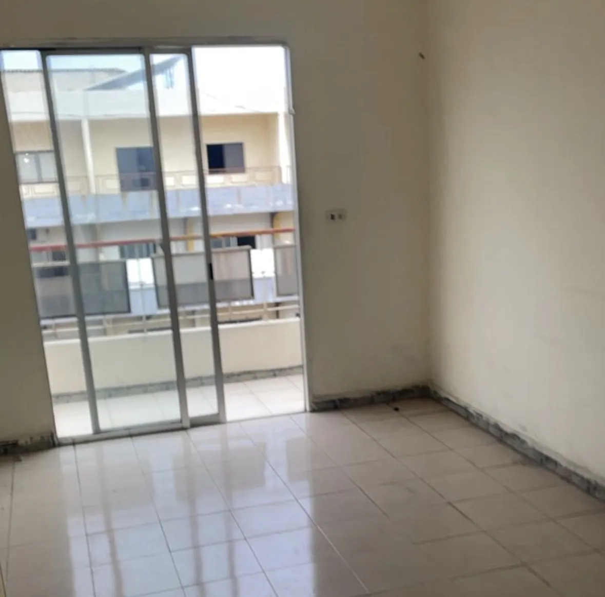 70 SQM Office in Prime Location For Sale in Halba — الصورة 2
