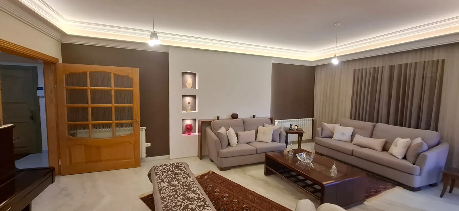 Decorated Apartment For Sale in Bsalim — الصورة 2