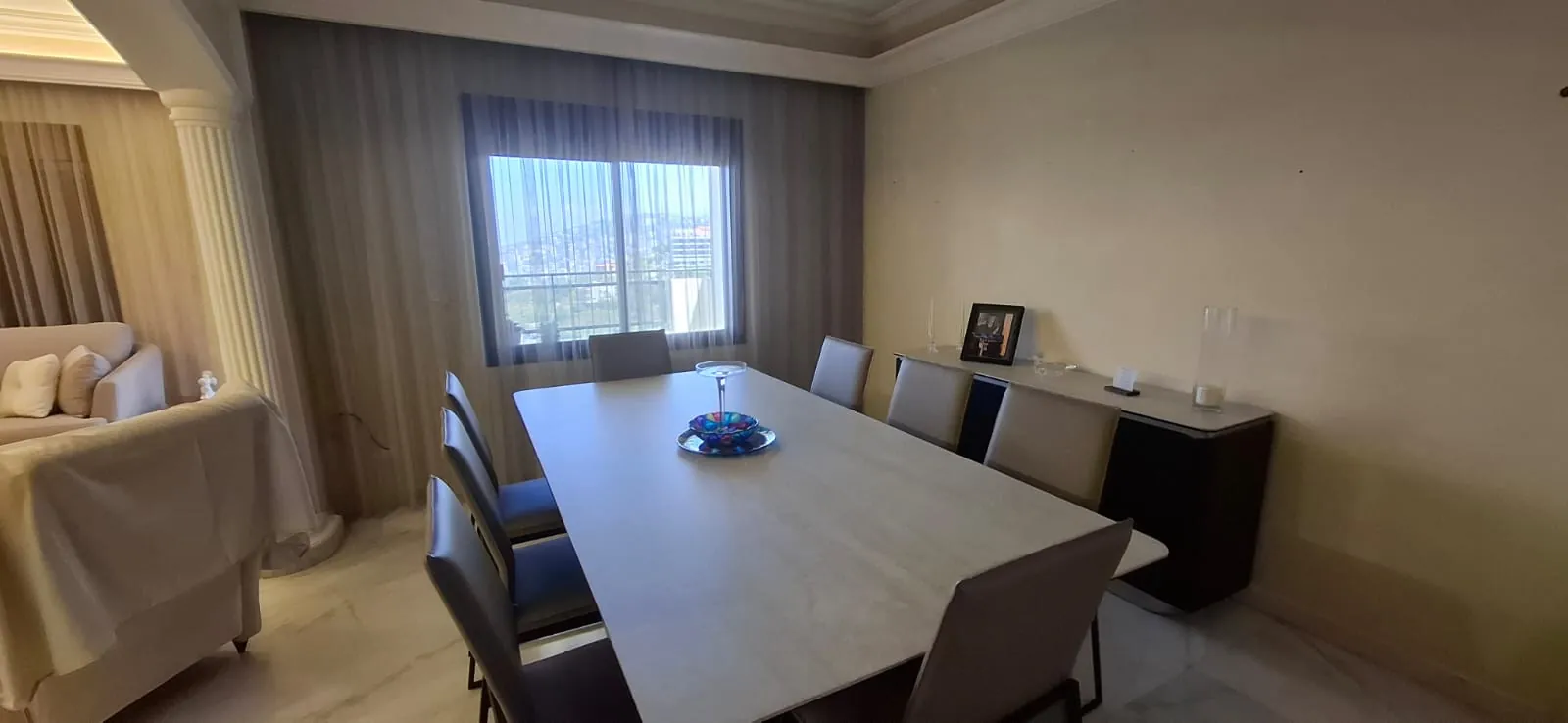 Decorated Apartment For Sale in Bsalim — الصورة 3