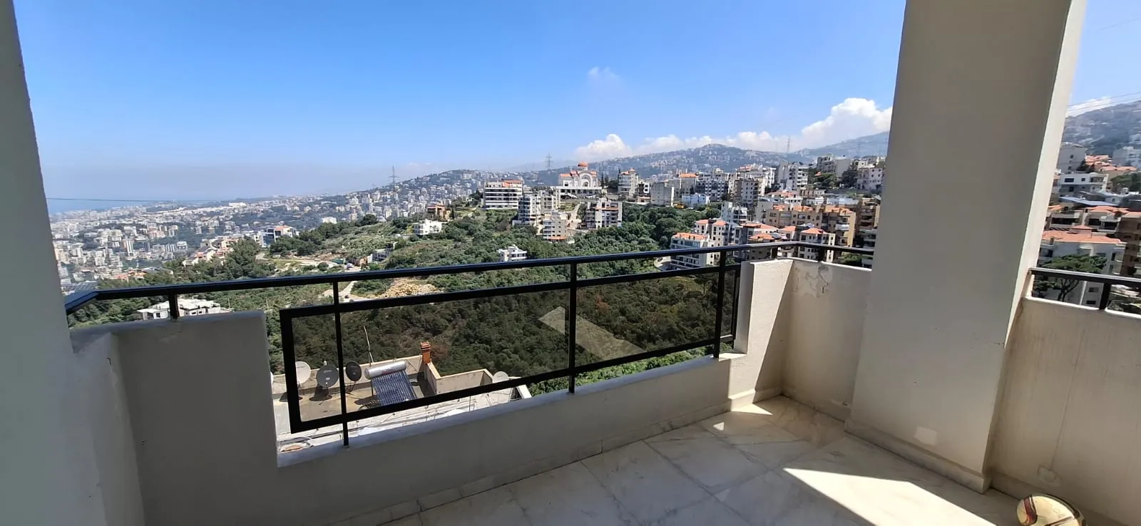 Decorated Apartment For Sale in Bsalim — الصورة 6