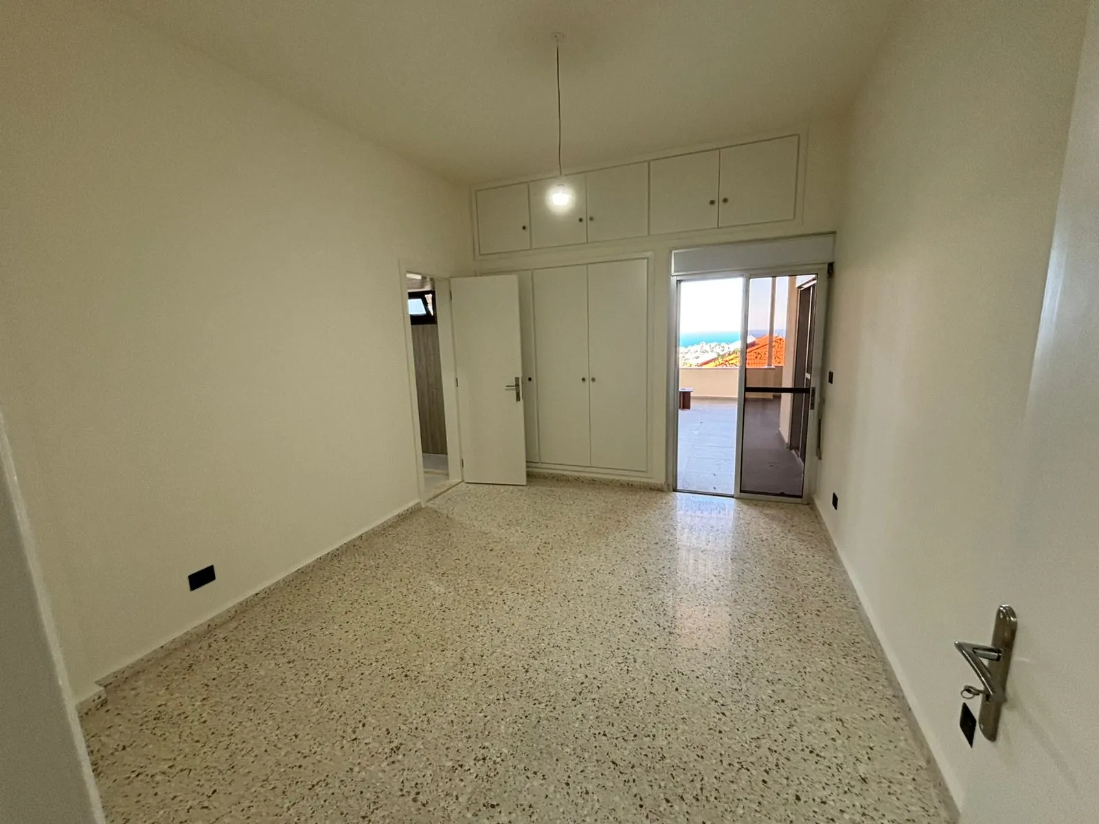 Fully Renovated Apartment With Garden And Terrace For Sale In Zikrit — الصورة 7