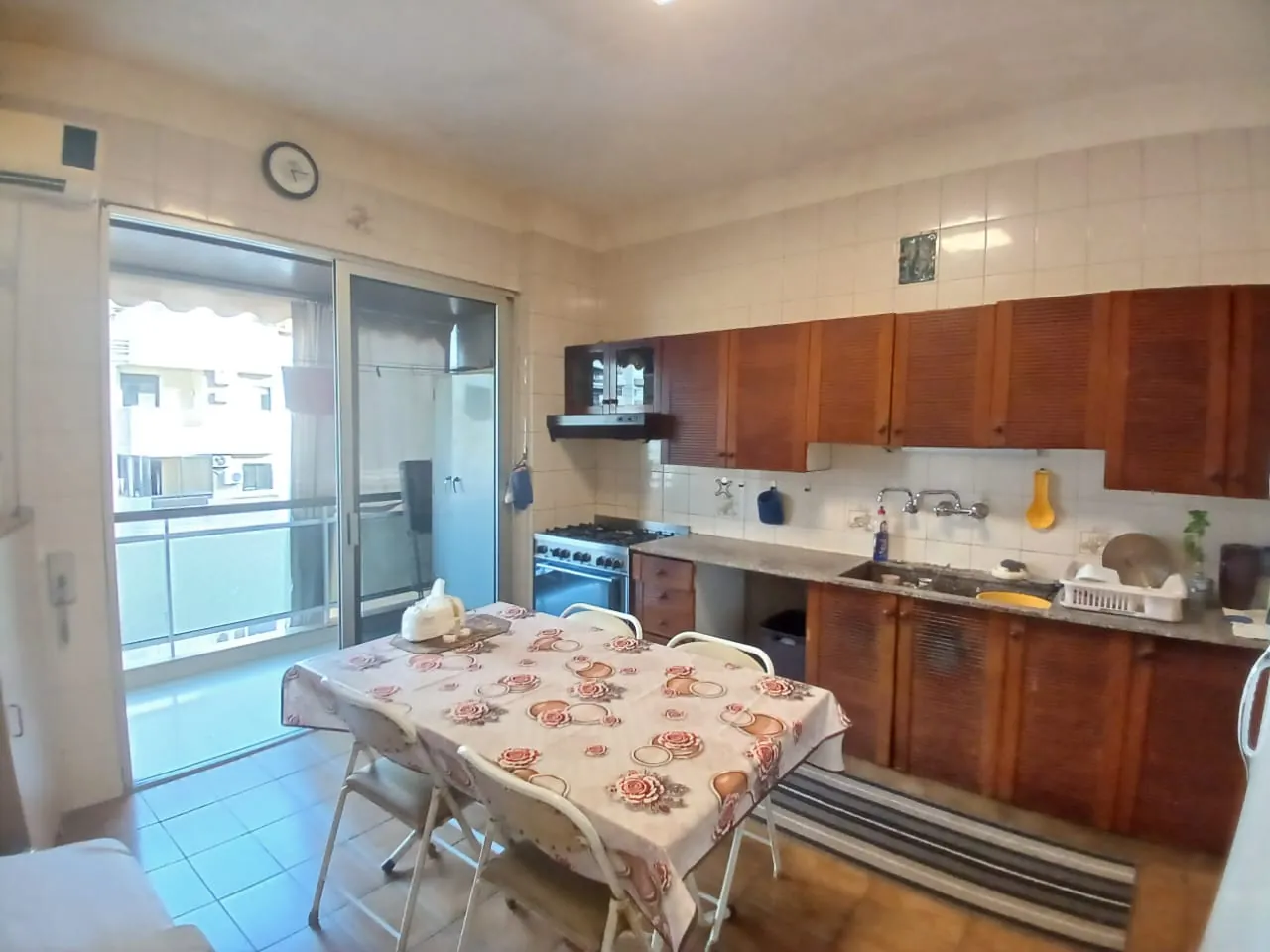 Spacious 3-Bedroom Apartment For Sale in Jal El Dib — الصورة 8