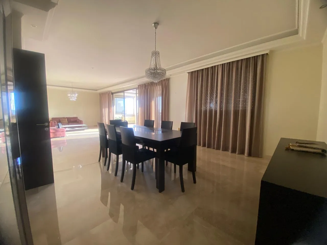 Apartment with City View For Rent in Ras El Nabeh, Beirut — الصورة 3