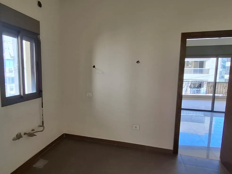 Deluxe Apartment with Terrace For Sale in Antelias — الصورة 6