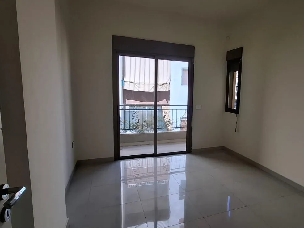 Deluxe Apartment with Terrace For Sale in Antelias — الصورة 7