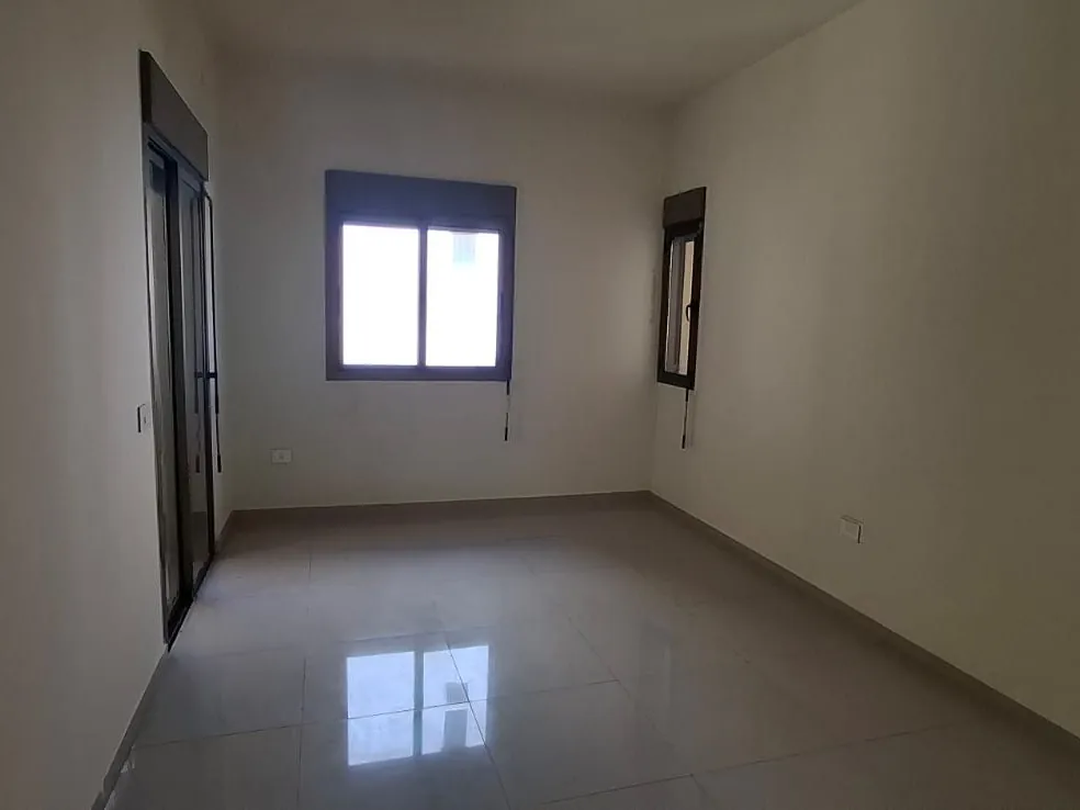 Deluxe Apartment with Terrace For Sale in Antelias — الصورة 8