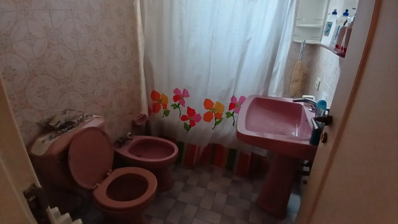 Spacious 3-Bedroom Apartment For Sale in Zalka — الصورة 10