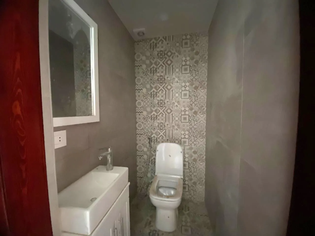 3-Bedroom Apartment For Sale in Calm Area of Mar Elias, Beirut — الصورة 10