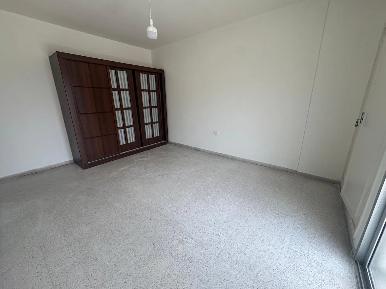 3-Bedroom Apartment For Sale in Mar Elias, Beirut — الصورة 4