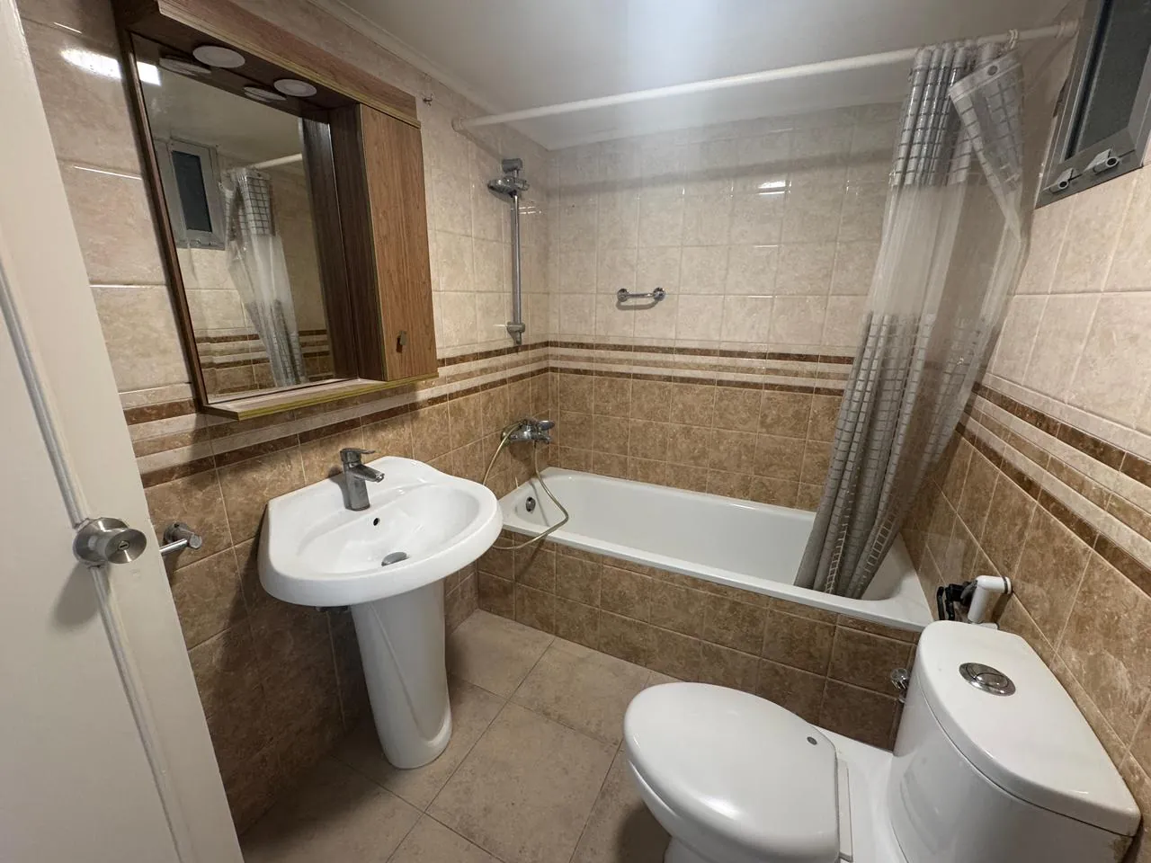 3-Bedroom Apartment For Sale in Mar Elias, Beirut — الصورة 7