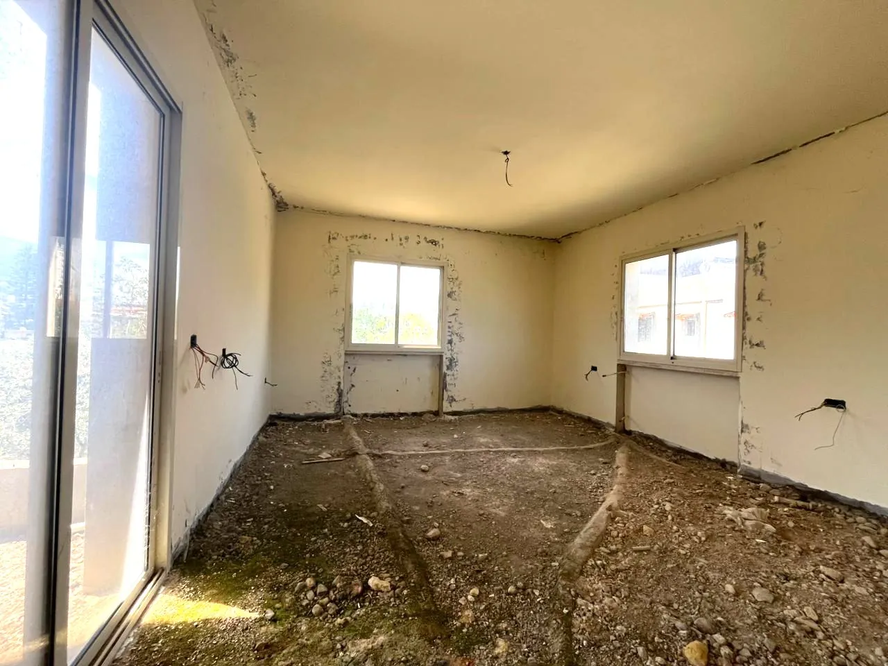 Great Potential! Core & Shell Villa With Garden For Sale in Koura — الصورة 10
