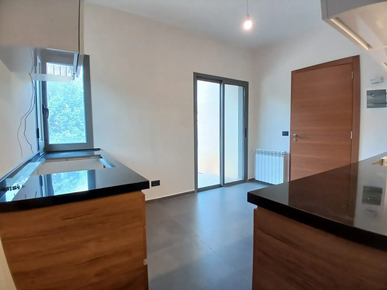 High-End Apartment with Sea and Mountain View For Sale in Roumie — الصورة 5