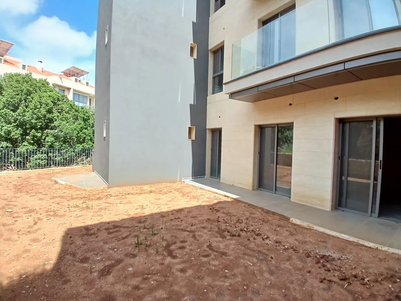 High-End Apartment with Sea and Mountain View For Rent in Roumie