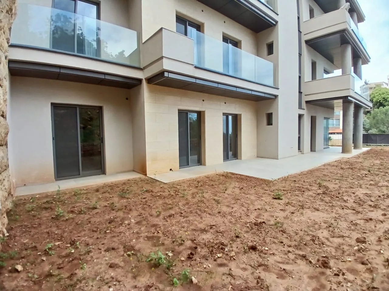 High-End Apartment with Sea and Mountain View For Sale in Roumie — الصورة 2