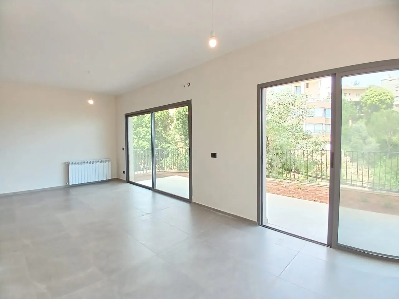High-End Apartment with Sea and Mountain View For Sale in Roumie — الصورة 6