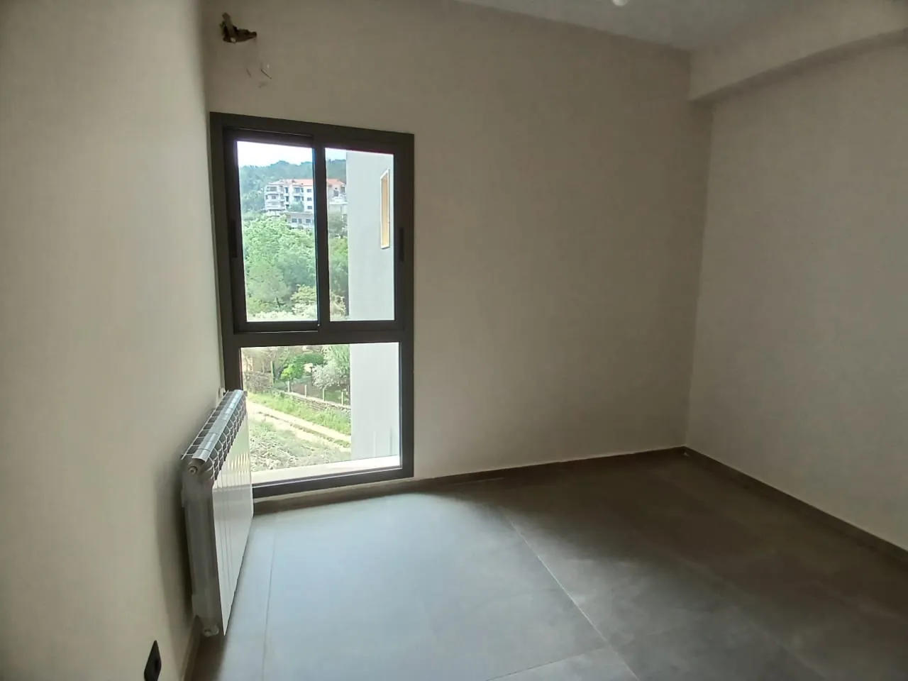 High-End Apartment with Sea and Mountain View For Rent in Roumie — الصورة 10