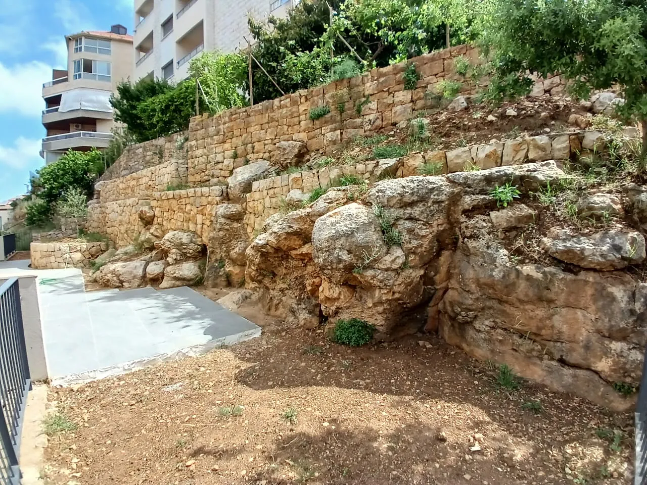 High-End Apartment with Sea and Mountain View For Rent in Roumie — الصورة 3