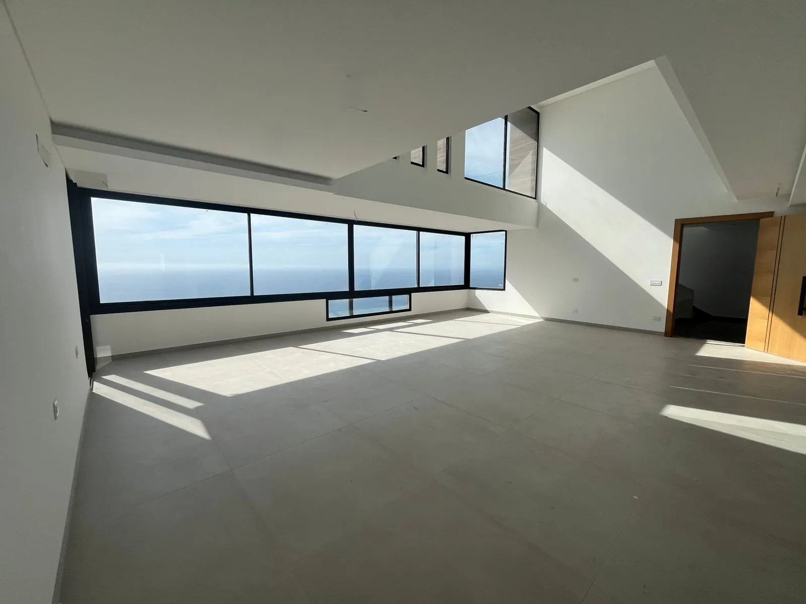 Brand New Duplex with Terrace & Amazing Sea View For Sale in Koura — الصورة 6