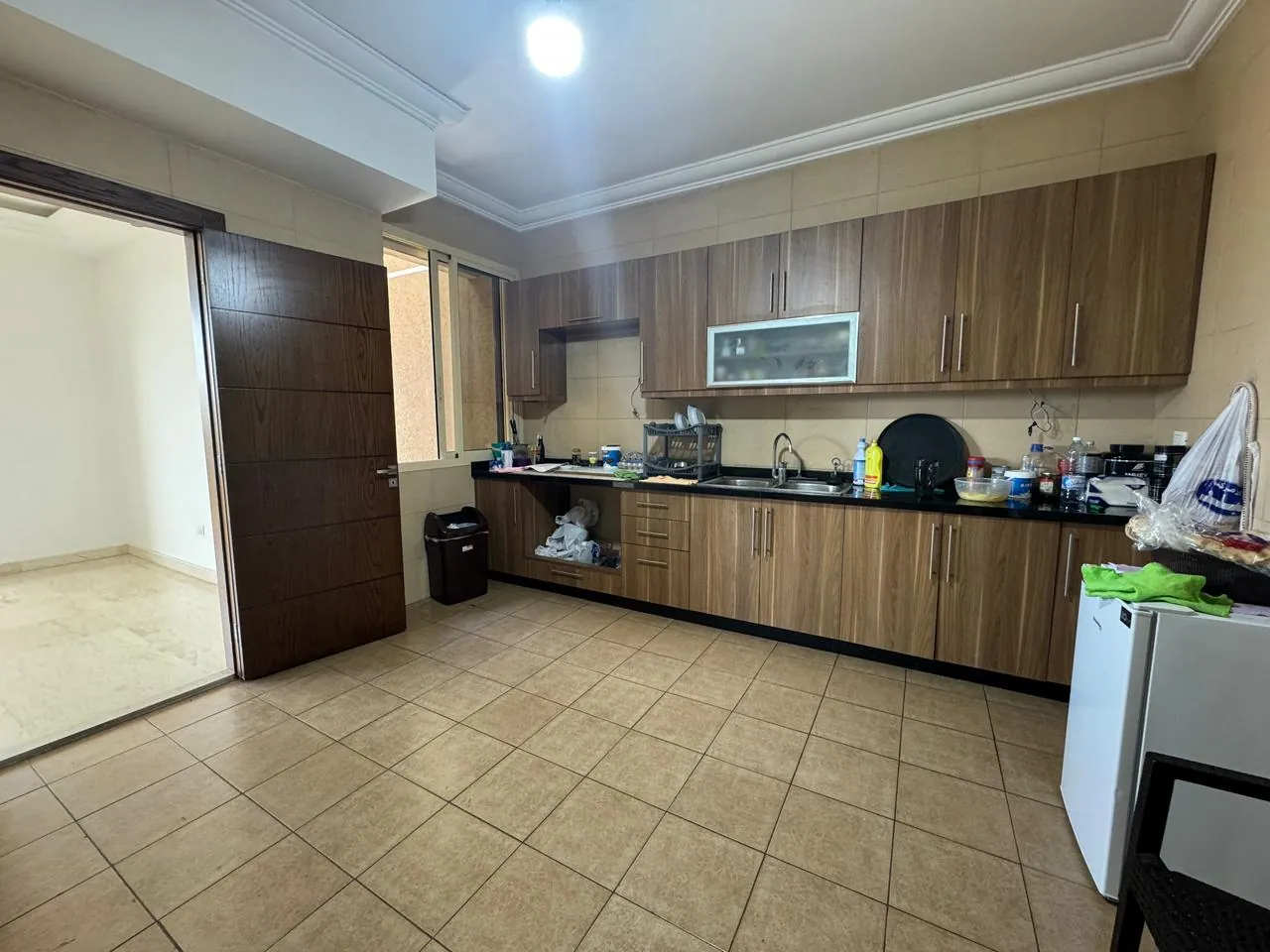 Bright & Modern Apartment For Sale in Jnah, Beirut — الصورة 2