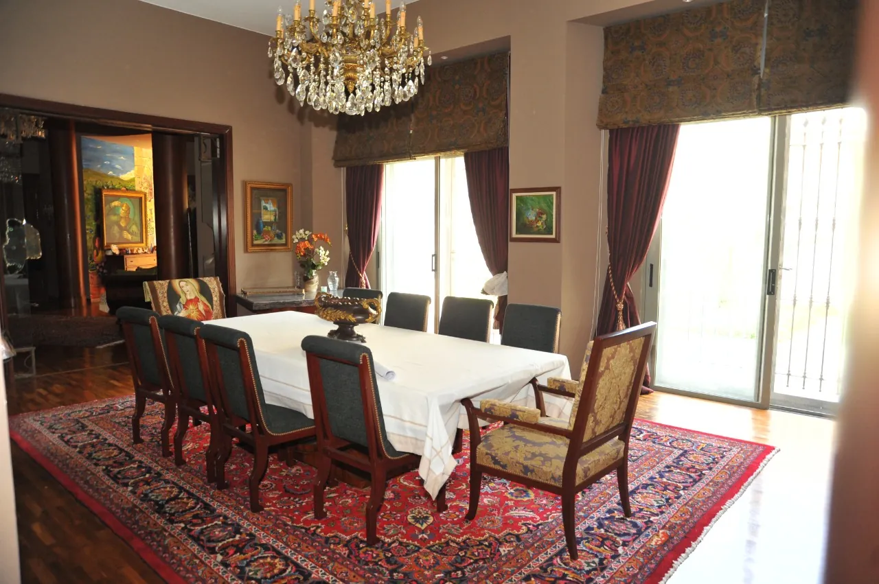 Amazing Luxurious Castle with Garden & Pool For Sale in Batroun, Wajeh El Hajar — الصورة 10
