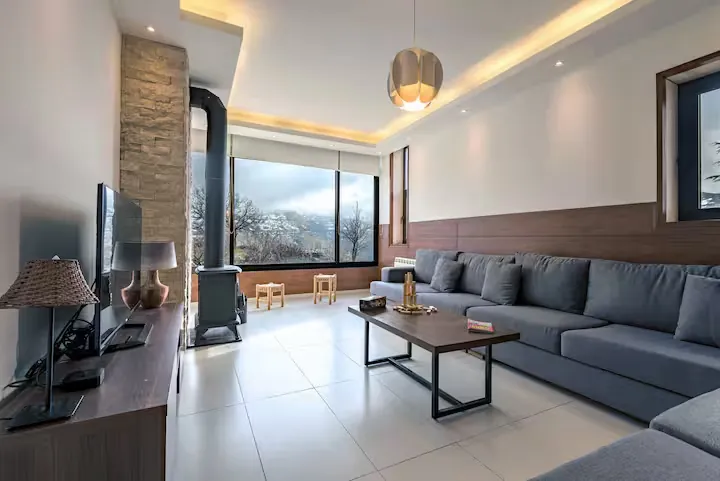 Renovated Furnished Chalet For Sale in Faqra — الصورة 2