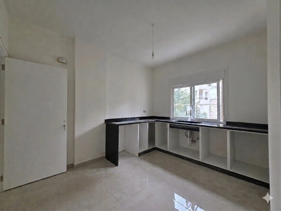Apartment For Sale In A Calm Neighborhood in Halat, Jbeil — الصورة 5