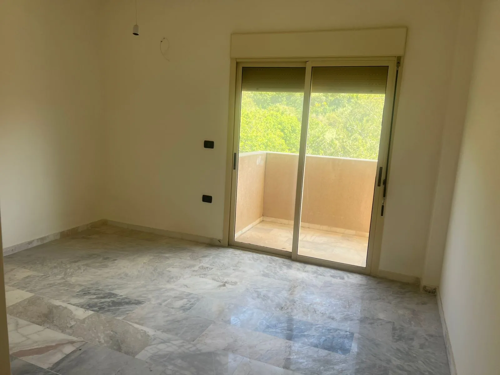 Apartment For Sale with Amazing View in Gated Community in Bchamoun, El Madares — الصورة 4