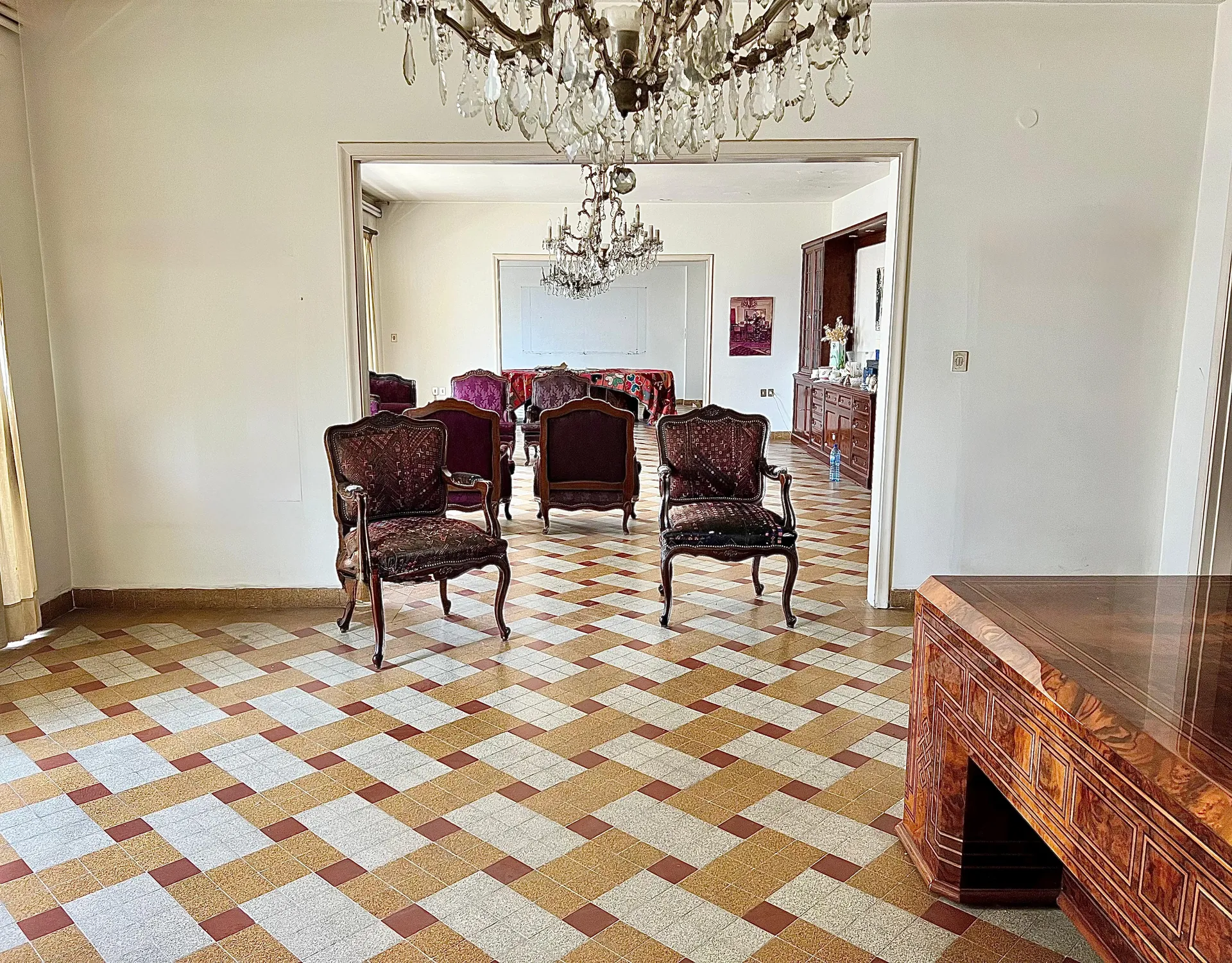 Commercial Space For Rent in Verdun, Beirut — الصورة 3