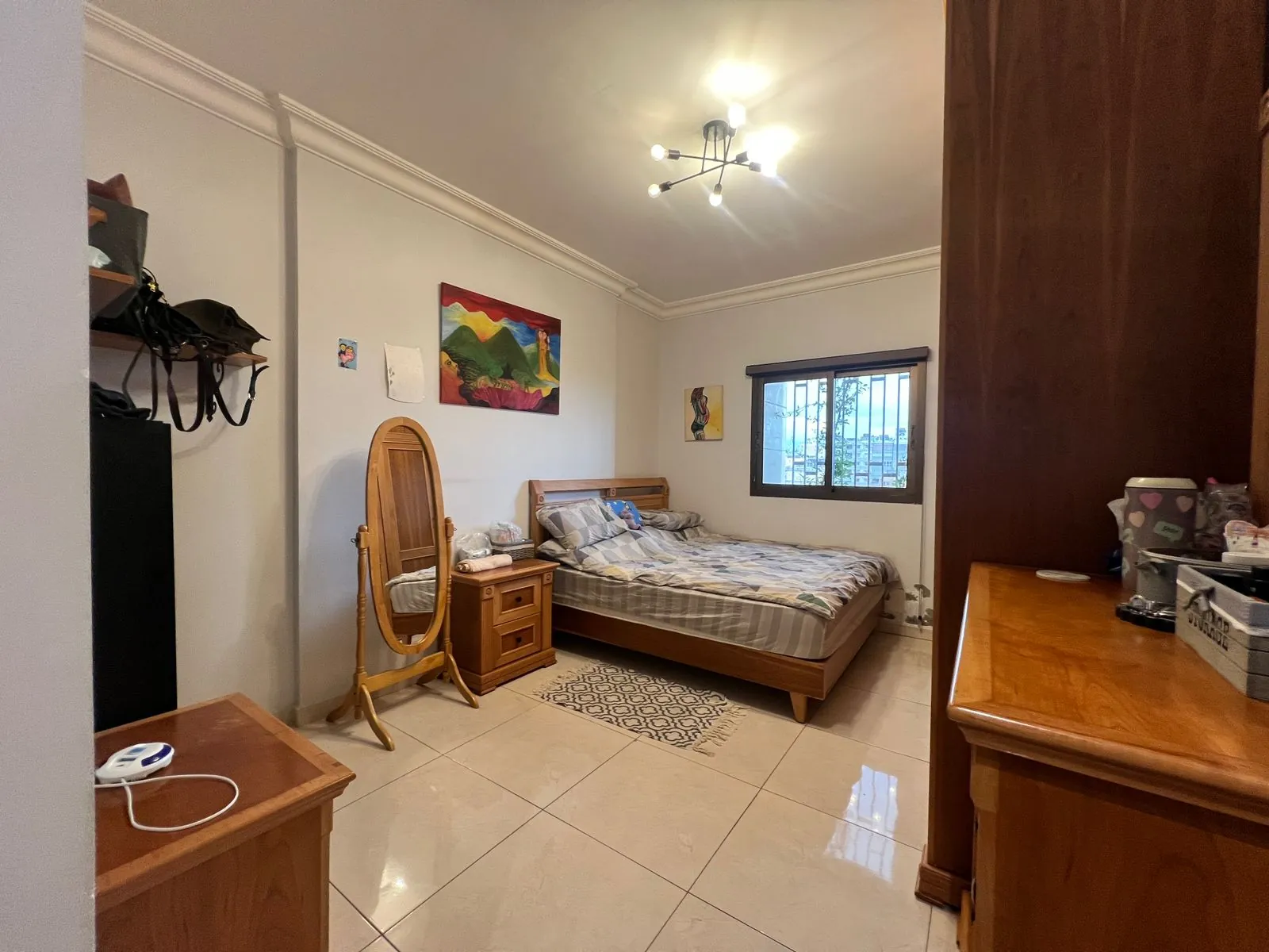 3-Bedroom Apartment For Sale in Ghobeiry, Mazraa — الصورة 4