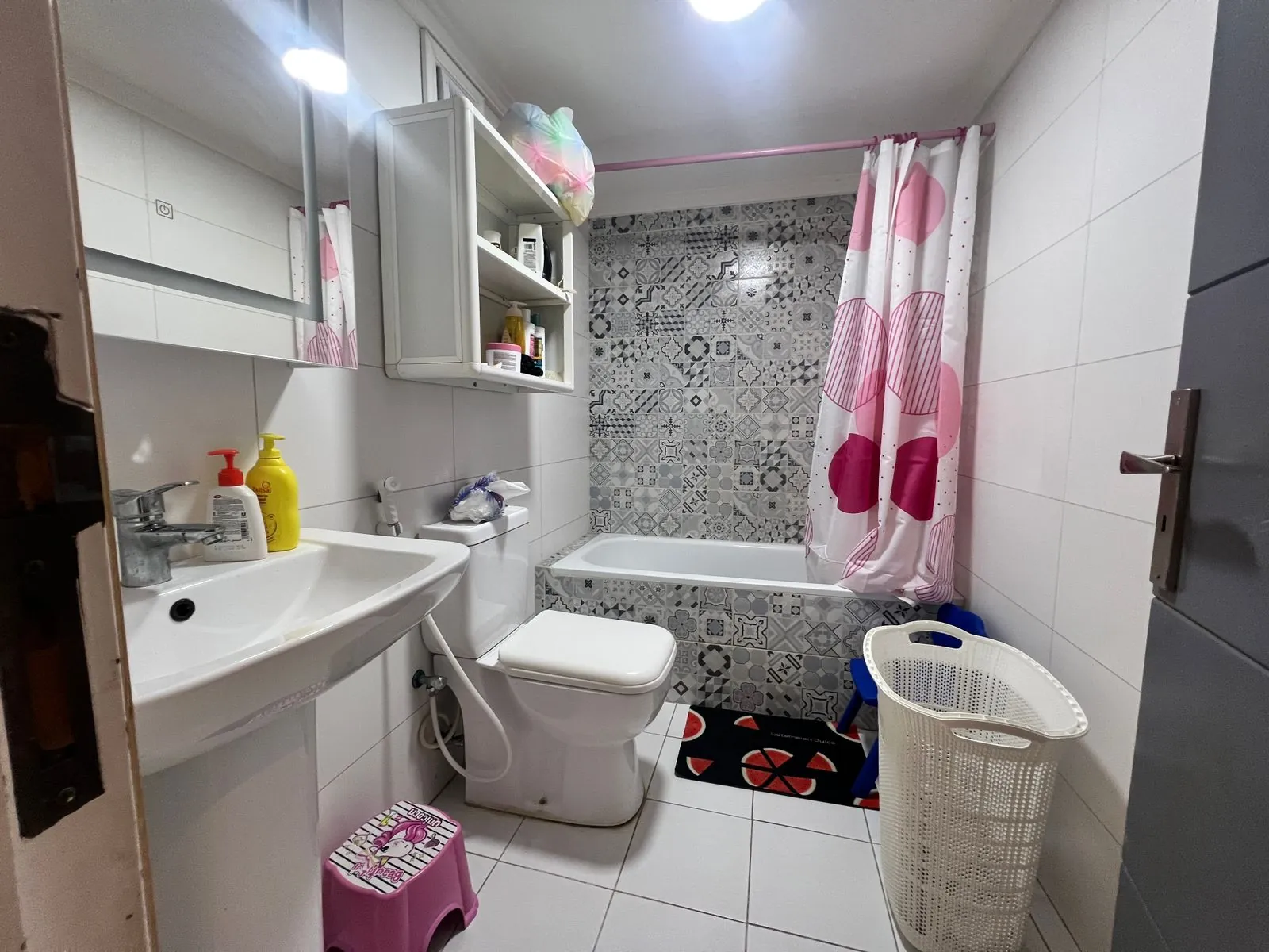 3-Bedroom Apartment For Sale in Ghobeiry, Mazraa — الصورة 6