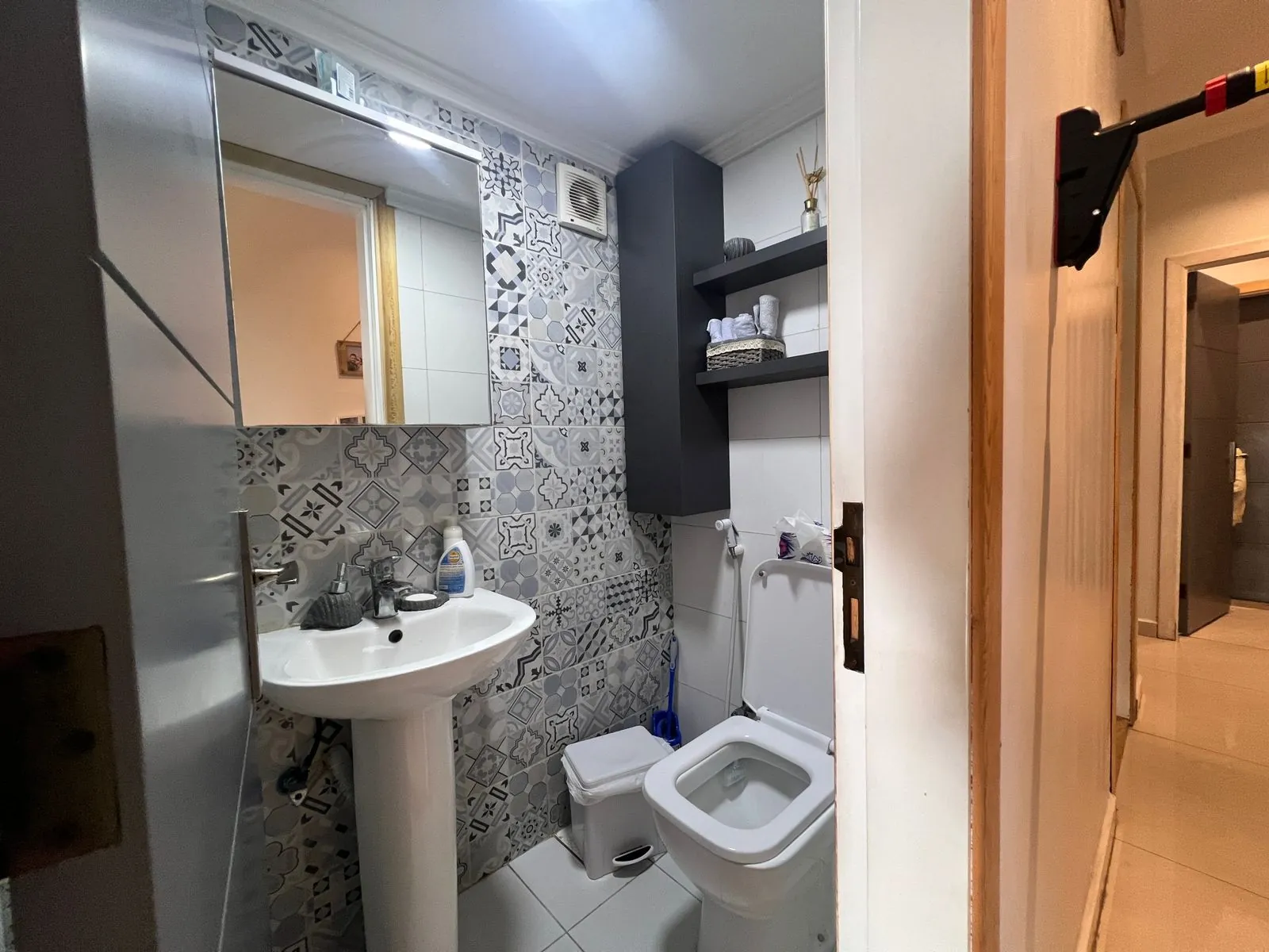 3-Bedroom Apartment For Sale in Ghobeiry, Mazraa — الصورة 7