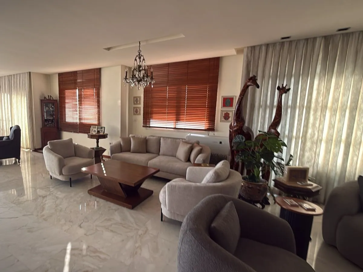 Penthouse with Sea View For Sale in Manara, Ras Beirut — الصورة 3