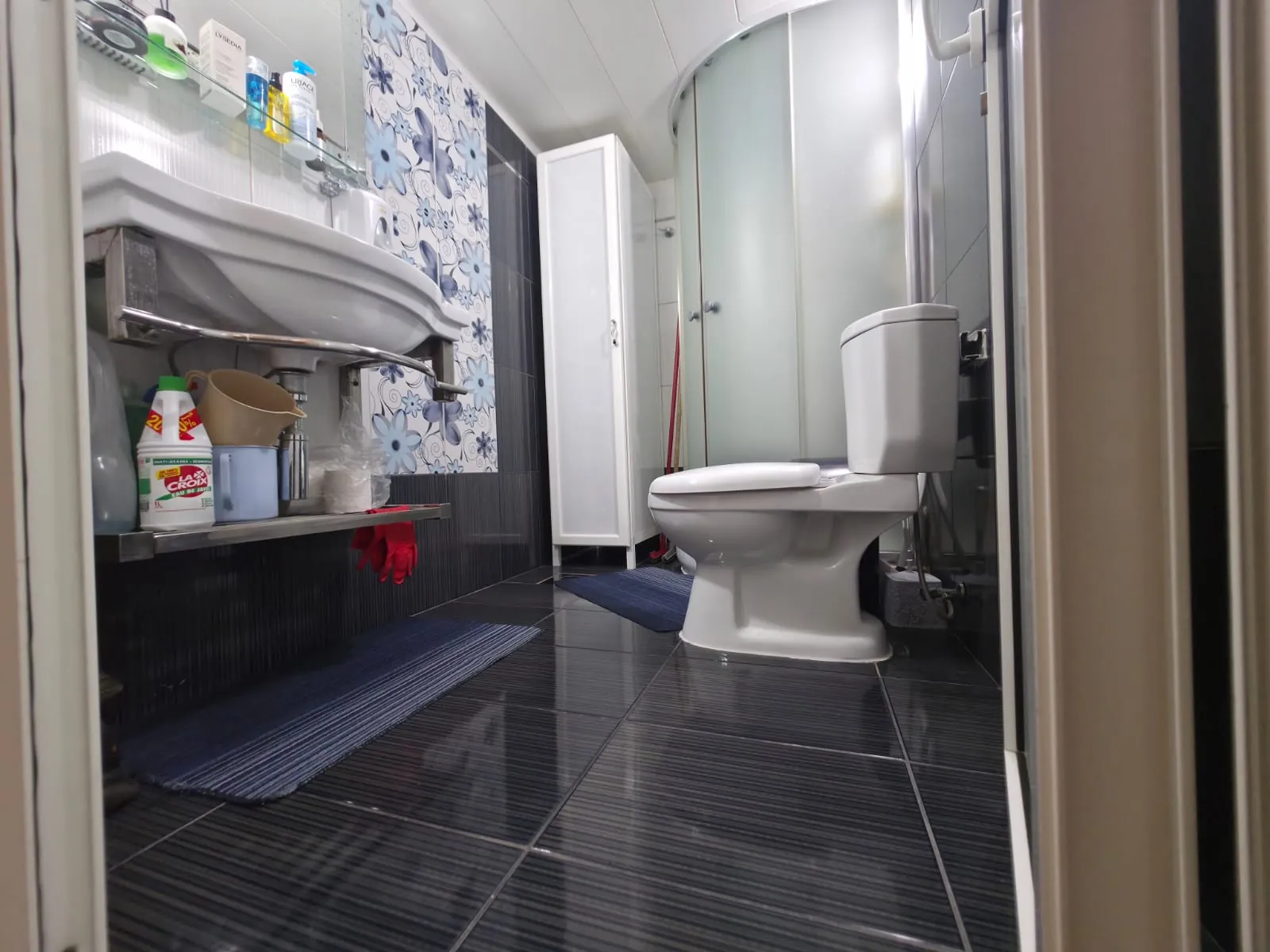 Fully Renovated Apartment Semi furnished For Sale in Sabtieh — الصورة 9